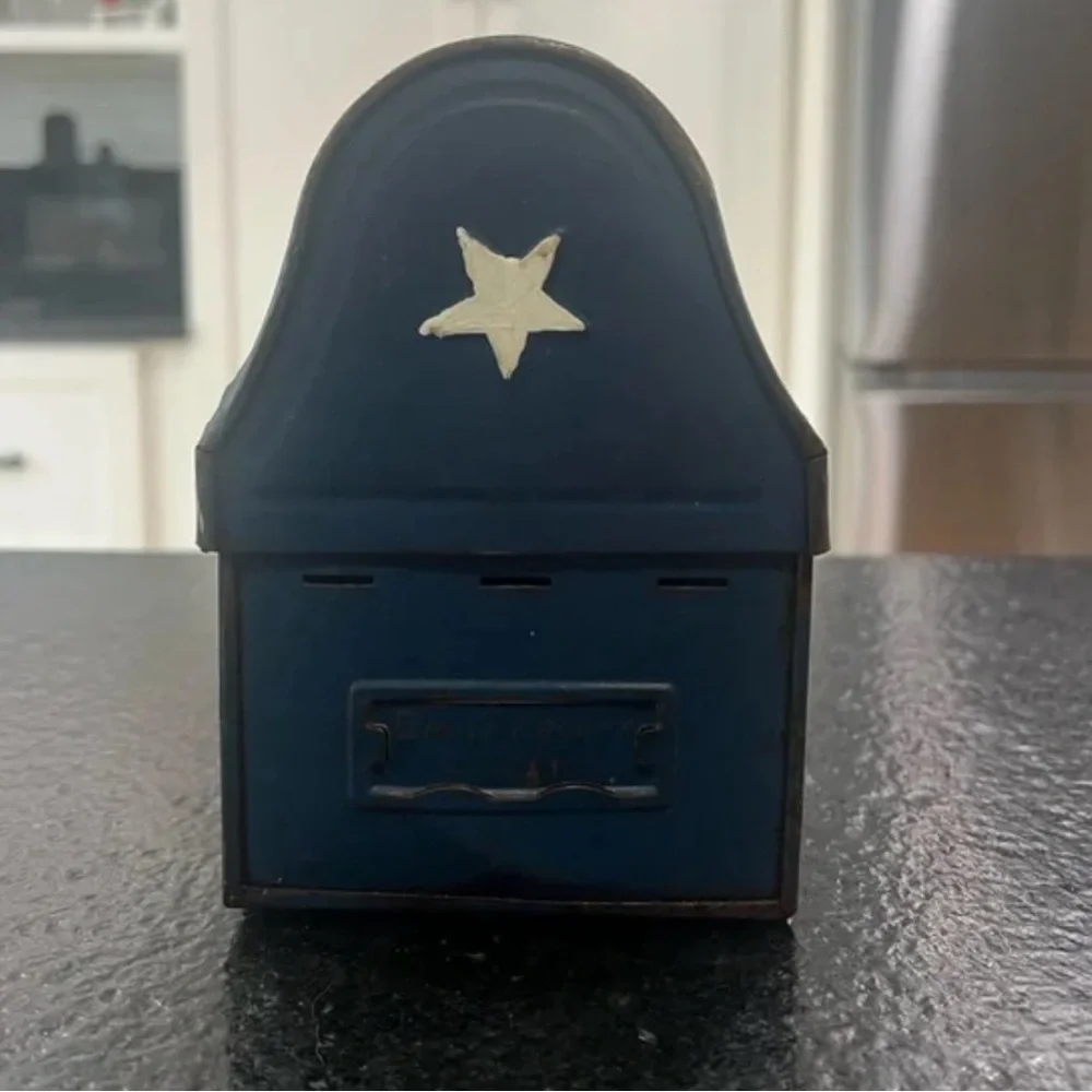 Vintage Domed Metal Lunchbox – Navy Blue, Embossed Stars (9”x7”)